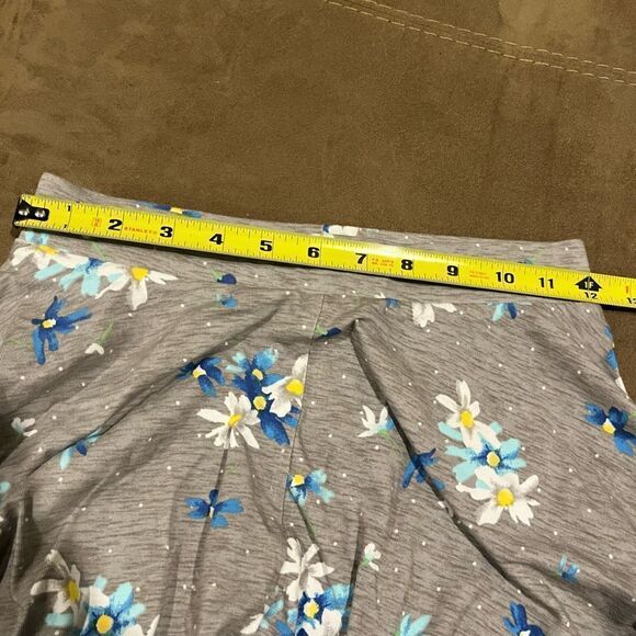 Gray Floral Skater Skirt Junior’s Small - Picture 3 of 4